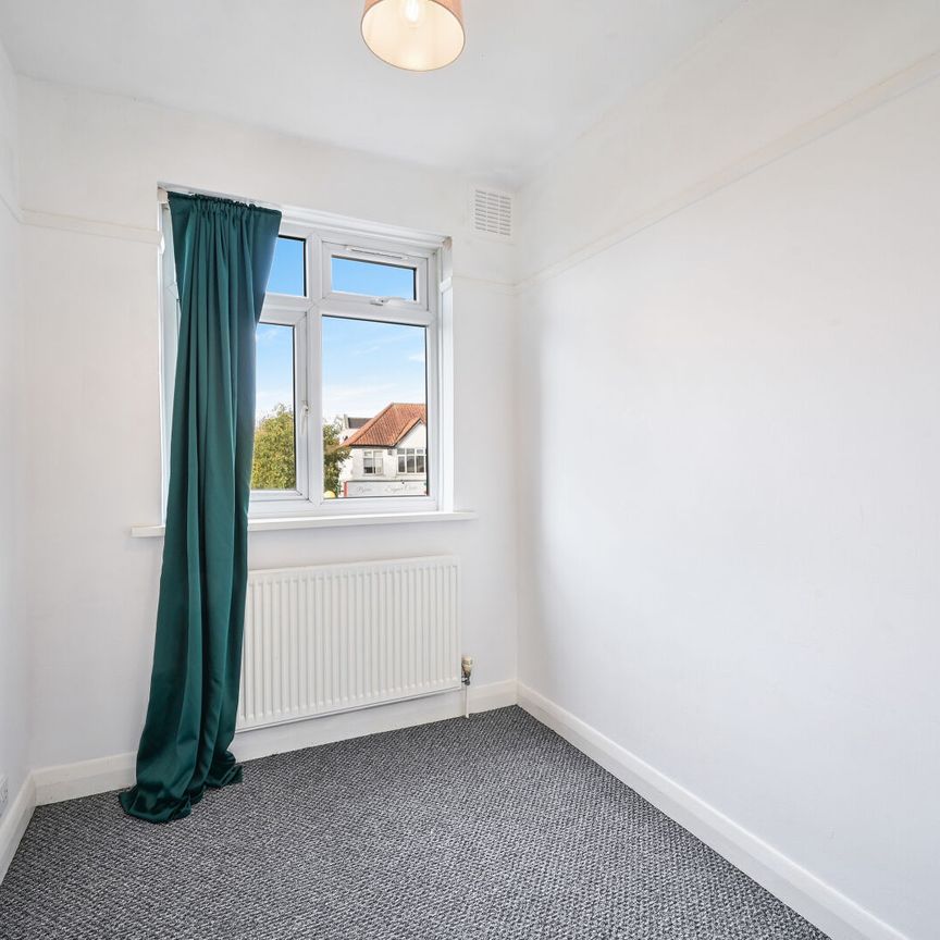 Streatham Vale, London, SW16 - Photo 1