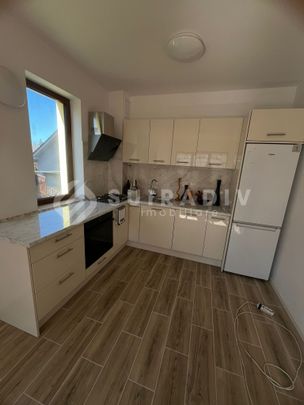 Casa individuala la prima inchiriere cu 4 camere, 4 bai, curte in cartierul Europa - Photo 1
