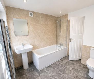 3 bedroom terraced house to rent - Photo 5