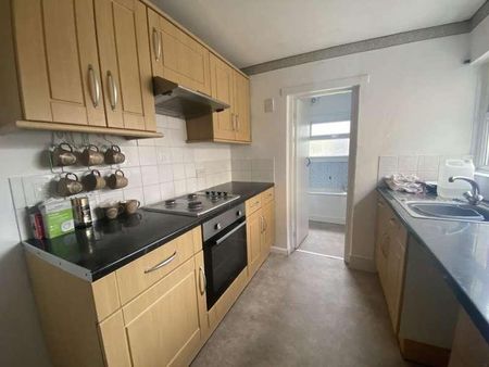 Milton Road, Gillingham, ME7 - Photo 4