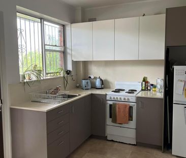 Kensington - Photo 3