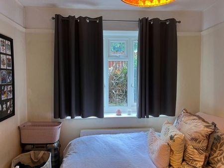 2 Bed Flat, Fairfield Drive, SW18 - Photo 3