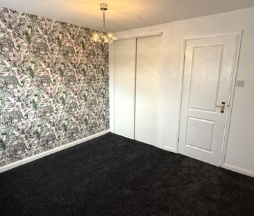 2 bedroom semi-detached house to rent - Photo 4