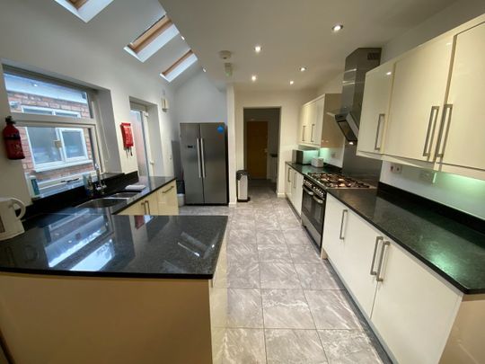 Room in a Shared House, Exeter Road, B29 - Photo 1