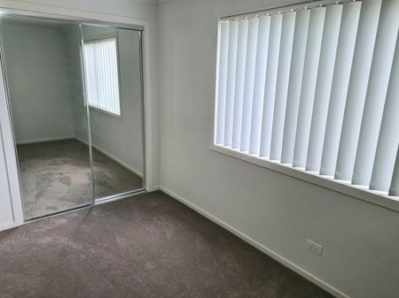 Cobblebank - Photo 2