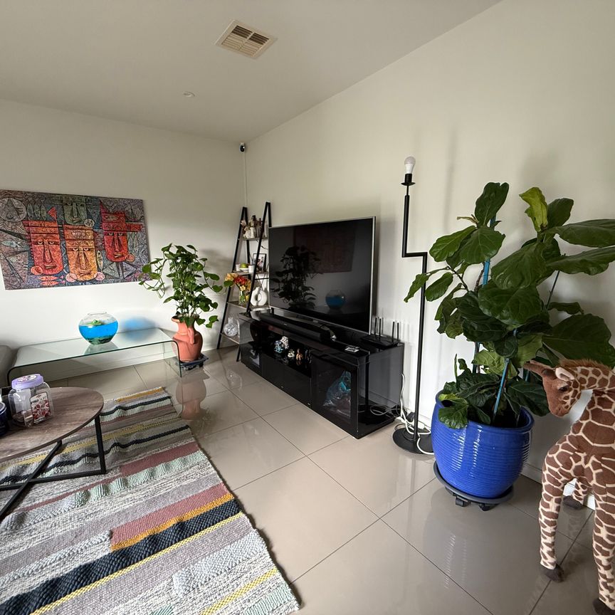 Ascot Vale - Photo 1