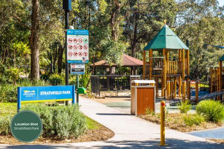 Modern villa-style apartment with lush garden views - Photo 3