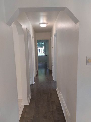 For Lease - 30 Yorkshire Road Unit# Main, Toronto, Ontario - Photo 2