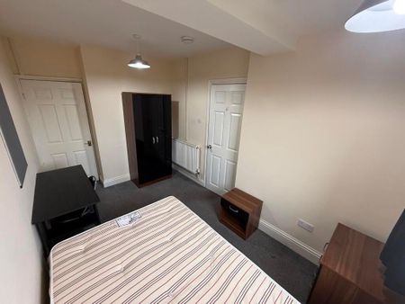 4 bedroom house to rent - Photo 3