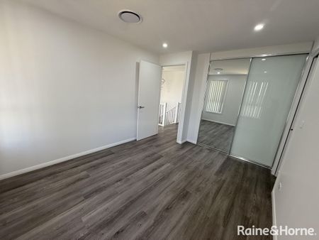 Contemporary Family Home in Prime Austral Location - Photo 5