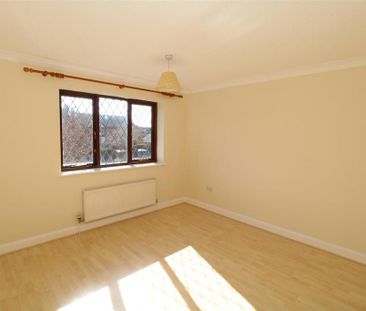 4 bedroom detached house to rent - Photo 5