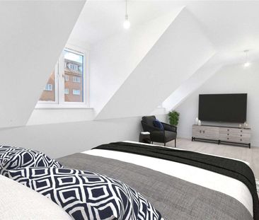 A modern penthouse apartment located on Hythe's shoreline. - Photo 3