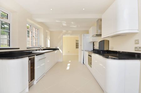 Manor Way, Onslow Village, GU2 - Photo 2