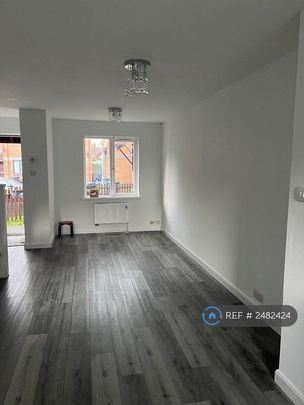 2 bedroom end of terrace house to rent - Photo 1