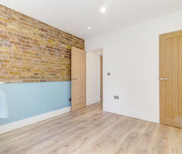 2 bedroom mid terraced house to rent - Photo 5