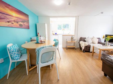 5 bedroom house to rent - Photo 2