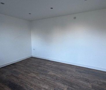 2 bedroom semi-detached house to rent - Photo 3