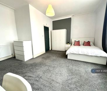 7 bedroom end of terrace house to rent - Photo 3