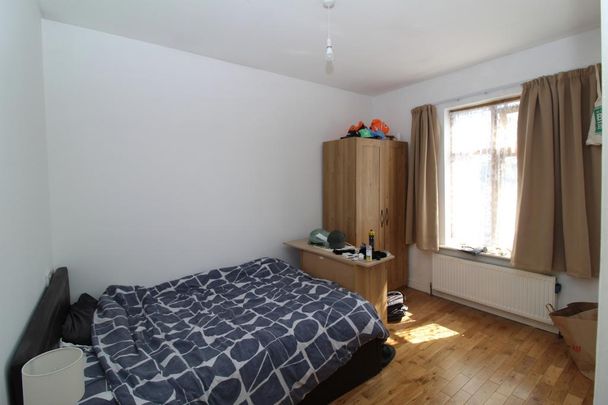 3 bedroom flat to rent - Photo 1