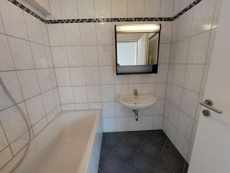 **AB SOFORT** Exklusive 3-Zimmer Dachgeschoss-Wohnung mit 2 Terrassen - Bismarckstraße 16 - Top 20 - Photo 3