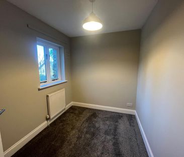 2 bedroom end of terrace house to rent - Photo 3