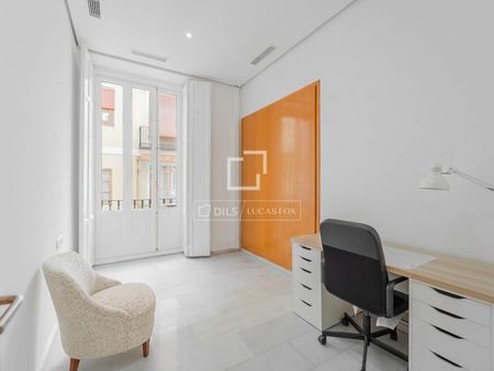 Excellent 3 Bedroom apartment for rent in La Xerea, Valencia - Photo 3