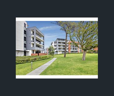 RENOVATED 2 - BEDROOM WITH TIMBER FLOOR + STORAGE! - Photo 1