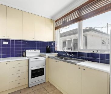 Sunny apartment near Elwood village - Photo 5