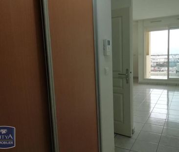 Location Appartement 1 pièce 25m² ST DENIS 97400 - Photo 3