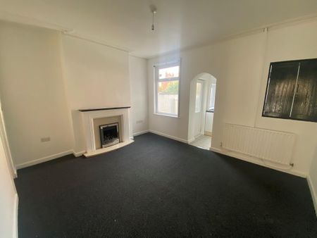 2 bedroom terraced house to rent - Photo 4
