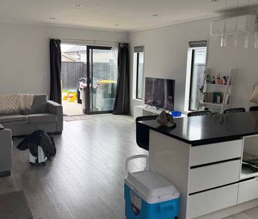 3BR Plus Office/4th BR in Chartwell - Photo 2