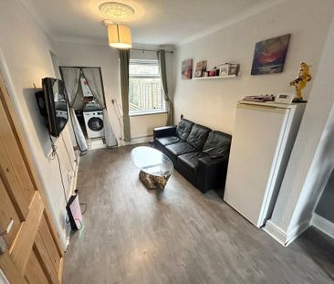 2 bedroom house to rent - Photo 1