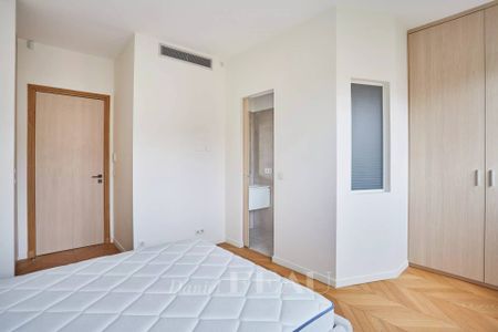 Location appartement, Paris 16ème (75016), 4 pièces, 135 m², ref 85477263 - Photo 2