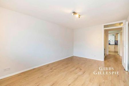 Closemead Close, Northwood, HA6 - Photo 2