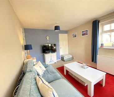 A well-presented ground floor apartment offering single level accom... - Photo 4