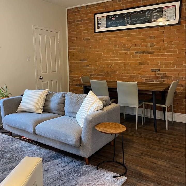 For Lease - 2- 244 Bathurst Street, Toronto, Ontario - Photo 1