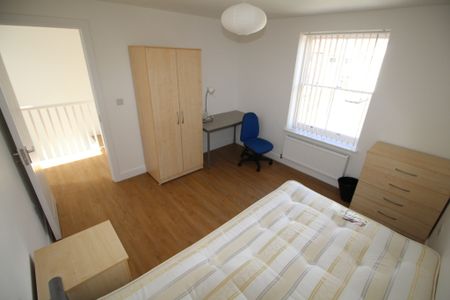 5 Bed Student Accommodation - Photo 4