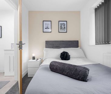 Baguley Street Room 2 - Photo 5