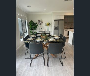 Quality ex-display home! Situated in popular Avalon Park. - Photo 3