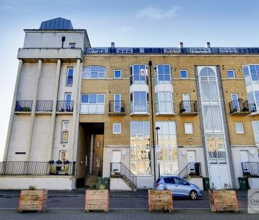 2 bedroom penthouse to rent - Photo 4