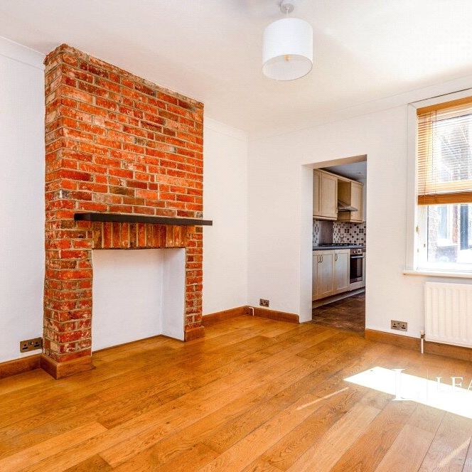 2 bedroom house to rent George Road, Guildford, GU1 - Photo 1