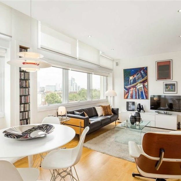 Newington Causeway - Photo 1