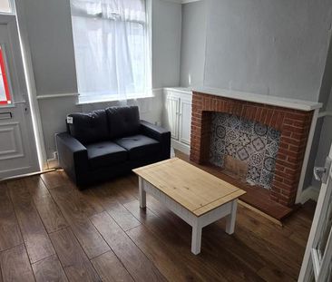 2 bedroom terraced house to rent - Photo 6