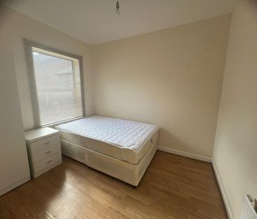 1 bedroom in a house share to rent - Photo 6