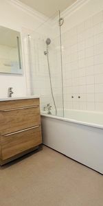 Location Appartement 2 pièces 50m² MONT ST AIGNAN 76130 - Photo 3