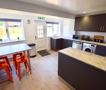 Room 6 - 19 Tarrant Walk Walsgrave, Coventry West Midlands CV2 2JJ-... - Photo 2