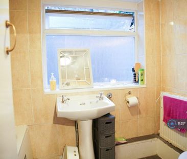 3 bedroom terraced house to rent - Photo 6