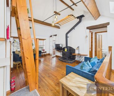 3 bedroom House To Let Total Size: 1018 SQ FT - Photo 3