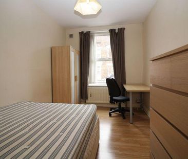 3 bedroom flat to rent - Photo 5