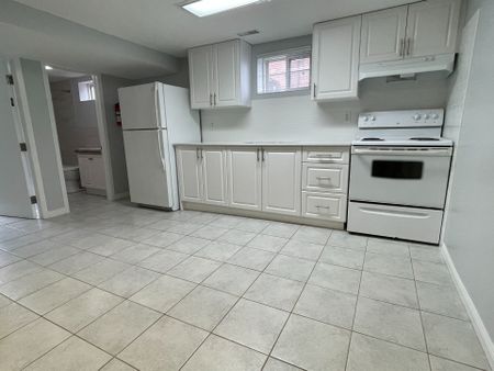 For Lease - 30 Norcross Road Unit# Basement, Toronto, Ontario - Photo 2